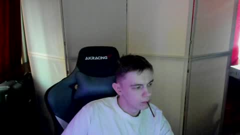 Snapshot of aron_neall chatting on 4, 1, 2025 biggest penis online show from 4, 1, 2025