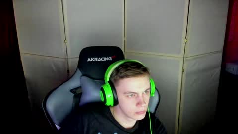 Snapshot of aron_neall chatting on 12, 1, 2025 biggest penis online show from 12, 1, 2025