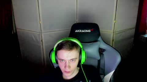 Snapshot of aron_neall chatting on 13, 1, 2025 biggest penis online show from 13, 1, 2025