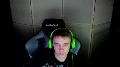 Snapshot of aron_neall chatting on 15, 1, 2025 biggest penis online show from 15, 1, 2025