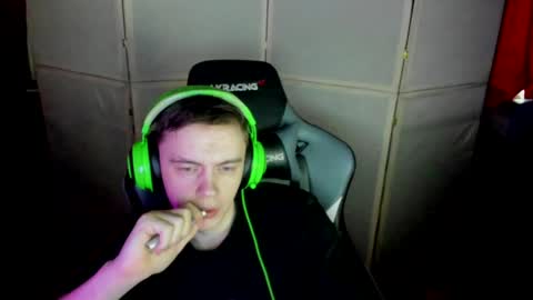 Snapshot of aron_neall chatting on 24, 1, 2025 biggest penis online show from 24, 1, 2025