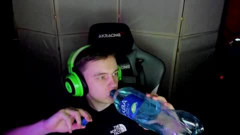 Snapshot of aron_neall chatting on 28, 1, 2025 biggest penis online show from 28, 1, 2025