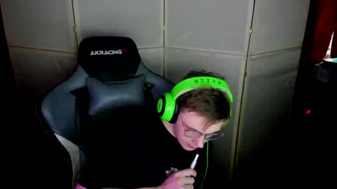 Snapshot of aron_neall chatting on 29, 1, 2025 biggest penis online show from 29, 1, 2025