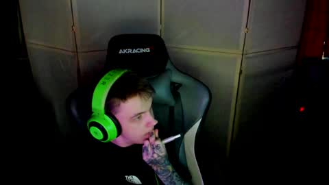 Snapshot of aron_neall chatting on 30, 1, 2025 biggest penis online show from 30, 1, 2025