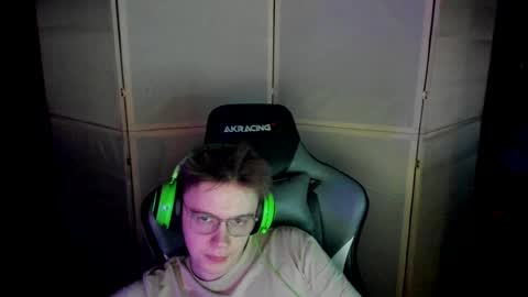 Snapshot of aron_neall chatting on 13, 2, 2025 biggest penis online show from 13, 2, 2025