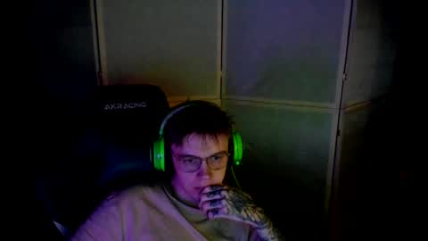 Snapshot of aron_neall chatting on 13, 2, 2025 biggest penis online show from 13, 2, 2025