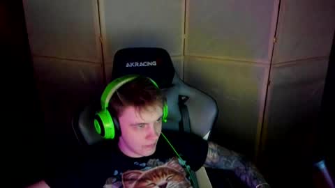 Snapshot of aron_neall chatting on 20, 2, 2025 biggest penis online show from 20, 2, 2025