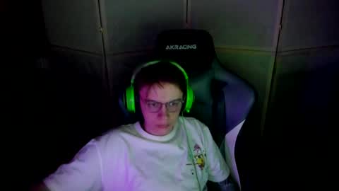 Snapshot of aron_neall chatting on 28, 2, 2025 biggest penis online show from 28, 2, 2025