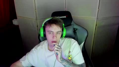 Snapshot of aron_neall chatting on 3, 3, 2025 biggest penis online show from 3, 3, 2025