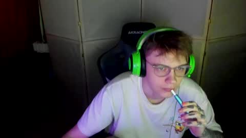 Snapshot of aron_neall chatting on 6, 3, 2025 biggest penis online show from 6, 3, 2025