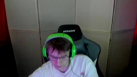 Snapshot of aron_neall chatting on 7, 3, 2025 biggest penis online show from 7, 3, 2025