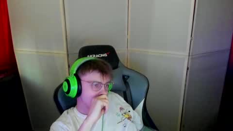 Snapshot of aron_neall chatting on 7, 3, 2025 biggest penis online show from 7, 3, 2025