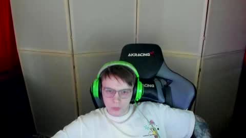 Snapshot of aron_neall chatting on 9, 3, 2025 biggest penis online show from 9, 3, 2025