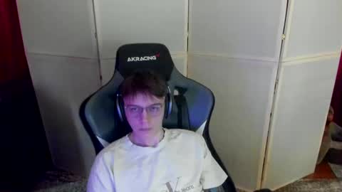 Snapshot of aron_neall chatting on 11, 3, 2025 biggest penis online show from 11, 3, 2025