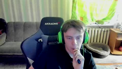 Snapshot of aron_neall chatting on 7, 10, 2025 biggest penis online show from 7, 10, 2025