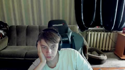 Snapshot of aron_neall chatting on 15, 10, 2025 biggest penis online show from 15, 10, 2025