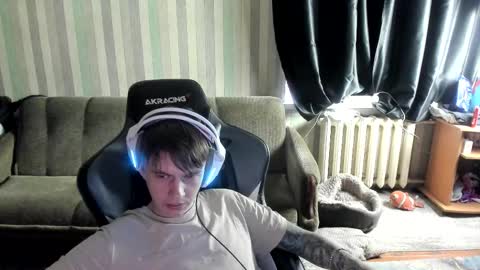 Snapshot of aron_neall chatting on 23, 10, 2025 biggest penis online show from 23, 10, 2025