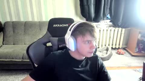 Snapshot of aron_neall chatting on 31, 10, 2025 biggest penis online show from 31, 10, 2025