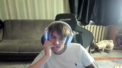 Snapshot of aron_neall chatting on 12, 11, 2025 biggest penis online show from 12, 11, 2025