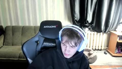 Snapshot of aron_neall chatting on 21, 11, 2025 biggest penis online show from 21, 11, 2025