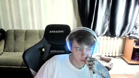 Snapshot of aron_neall chatting on 27, 11, 2025 biggest penis online show from 27, 11, 2025