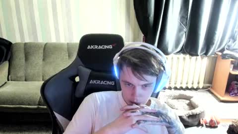 Snapshot of aron_neall chatting on 28, 11, 2025 biggest penis online show from 28, 11, 2025