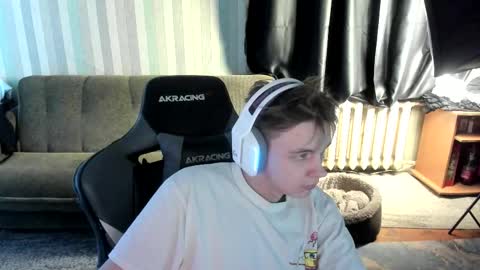 Snapshot of aron_neall chatting on 13, 1, 2026 biggest penis online show from 13, 1, 2026