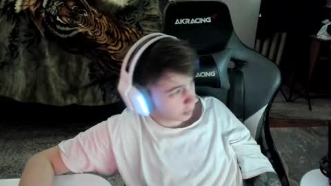 Snapshot of aron_neall chatting on 4, 3, 2026 biggest penis online show from 4, 3, 2026