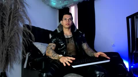 Snapshot of arondark chatting on 12, 5, 2026 DarkMaster online show from 12, 5, 2026