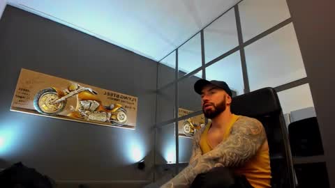 Snapshot of arongrant chatting on 15, 1, 2025 AronGrant online show from 15, 1, 2025