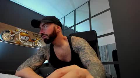 Snapshot of arongrant chatting on 30, 1, 2025 AronGrant online show from 30, 1, 2025