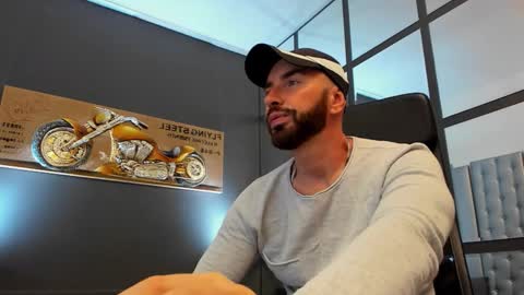 Snapshot of arongrant chatting on 19, 9, 2025 AronGrant online show from 19, 9, 2025