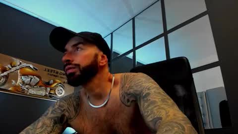 Snapshot of arongrant chatting on 3, 12, 2025 AronGrant online show from 3, 12, 2025