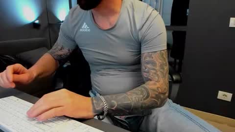 AronGrant online show from 5, 1, 2026