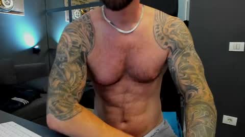 Snapshot of arongrant chatting on 7, 6, 2026 AronGrant online show from 7, 6, 2026