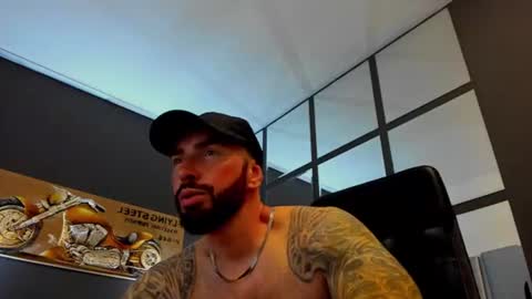 Snapshot of arongrant chatting on 3, 7, 2026 AronGrant online show from 3, 7, 2026