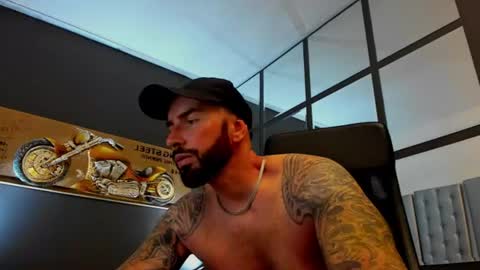 Snapshot of arongrant chatting on 8, 7, 2026 AronGrant online show from 8, 7, 2026