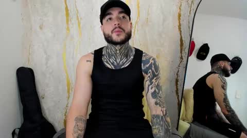 Snapshot of aronwade chatting on 28, 10, 2025 Aron online show from 28, 10, 2025