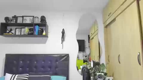 Snapshot of aronwilliams69 chatting on 17, 9, 2025 ARON  Independent model  online show from 17, 9, 2025