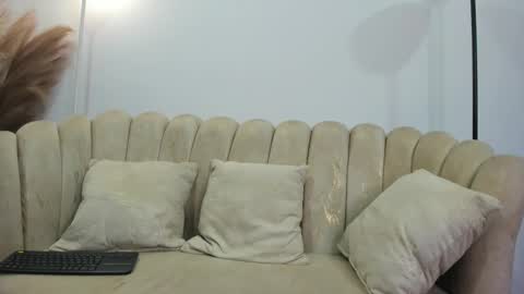 Snapshot of aroon_connor chatting on 28, 10, 2025   online show from 28, 10, 2025