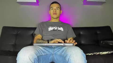 Snapshot of aroon_fit chatting on 5, 2, 2026 AROON HOT online show from 5, 2, 2026