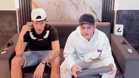 Aroon   online show from 26, 4, 2026