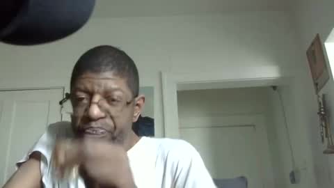 Snapshot of arteblazze chatting on 11, 3, 2025 Arteblazze not daddy boy bitch or nigga online show from 11, 3, 2025