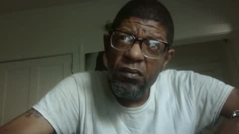 Snapshot of arteblazze chatting on 9, 9, 2025 Arteblazze not daddy boy bitch or nigga online show from 9, 9, 2025