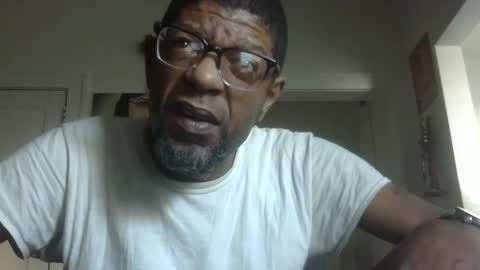 Snapshot of arteblazze chatting on 11, 9, 2025 Arteblazze not daddy boy bitch or nigga online show from 11, 9, 2025