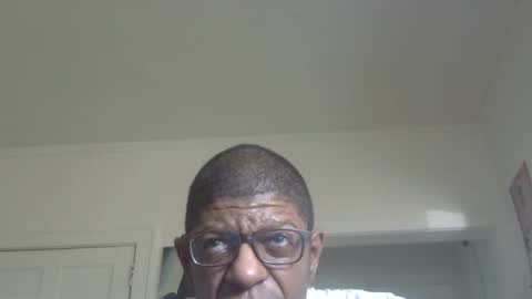 Snapshot of arteblazze chatting on 15, 9, 2025 Arteblazze not daddy boy bitch or nigga online show from 15, 9, 2025