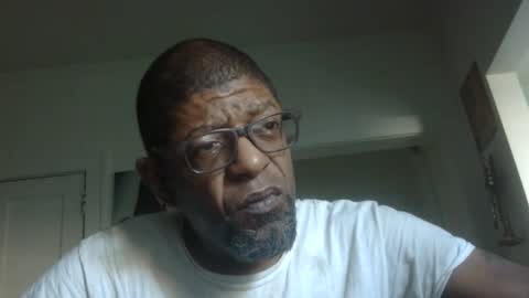 Snapshot of arteblazze chatting on 16, 9, 2025 Arteblazze not daddy boy bitch or nigga online show from 16, 9, 2025