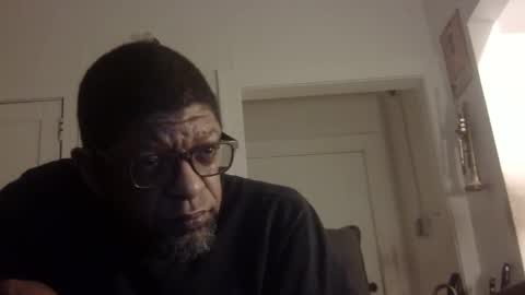 Snapshot of arteblazze chatting on 5, 10, 2025 Arteblazze not daddy boy bitch or nigga online show from 5, 10, 2025