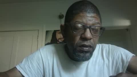 Snapshot of arteblazze chatting on 9, 10, 2025 Arteblazze not daddy boy bitch or nigga online show from 9, 10, 2025