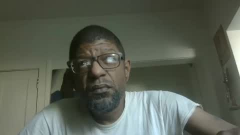 Snapshot of arteblazze chatting on 12, 10, 2025 Arteblazze not daddy boy bitch or nigga online show from 12, 10, 2025